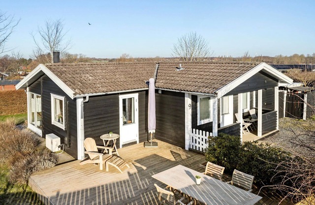 Nice home in Karrebæksminde with WiFi