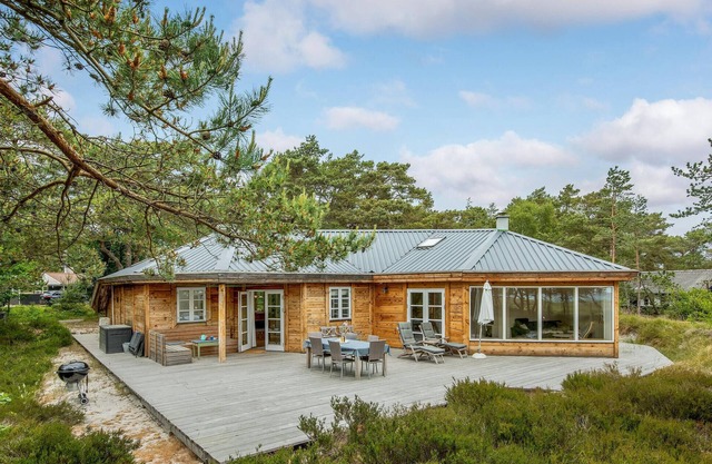 Nice home in Nexø with house sea view