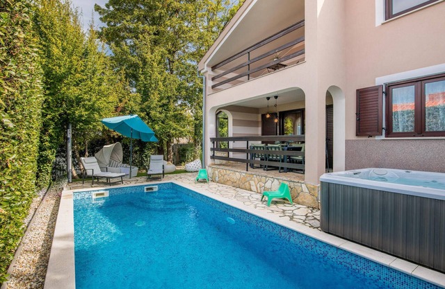 Nice home in Njivice with WiFi