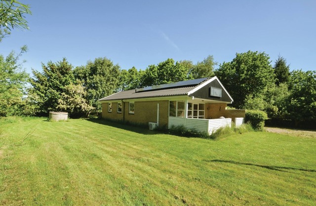 Nice home in øster assels with WiFi