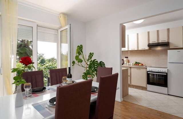 Nice home in Porec with WiFi