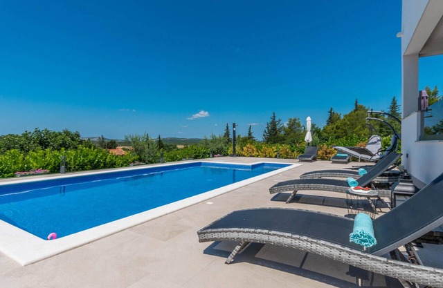 Nice home in Stankovci