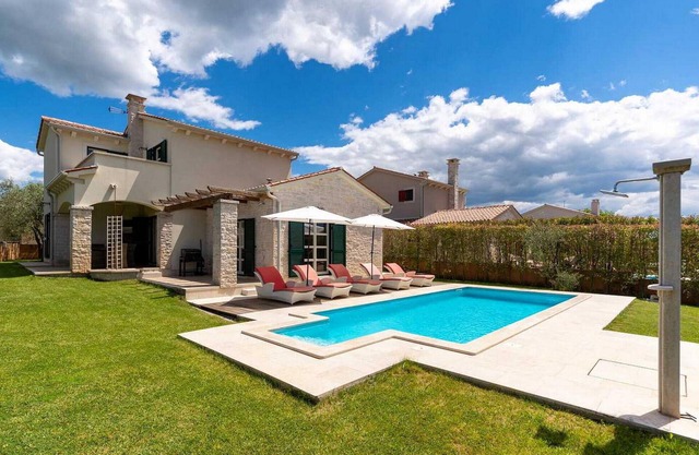 Nice home in Vizinada