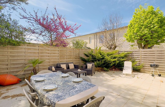 Nice house with courtyard in Saint Martin de Ré