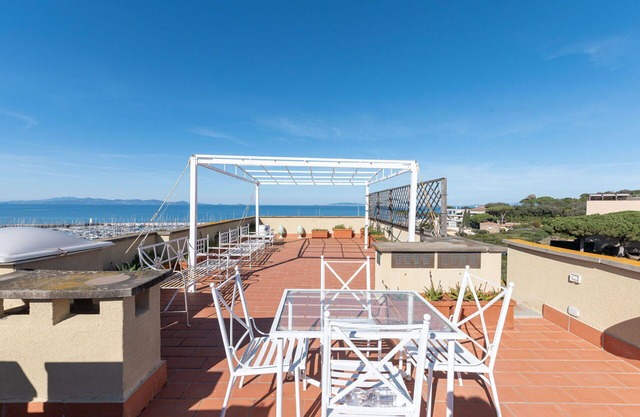 Nice apartment for 6 guests with WIFI, A/C, TV, terrace and pets allowed