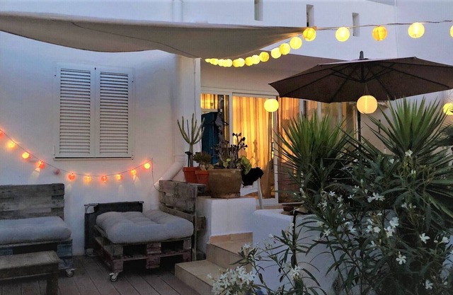 Nice large apartment with sea views and 3 terraces