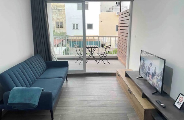 Nice Modern Studio Apartment - Gzira - with Sunny Balcony