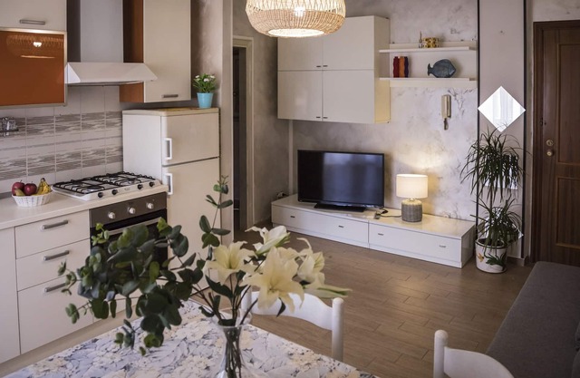nice one bedroom apartment with sea view.