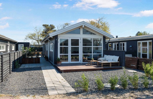 Nice summer house near the water's edge