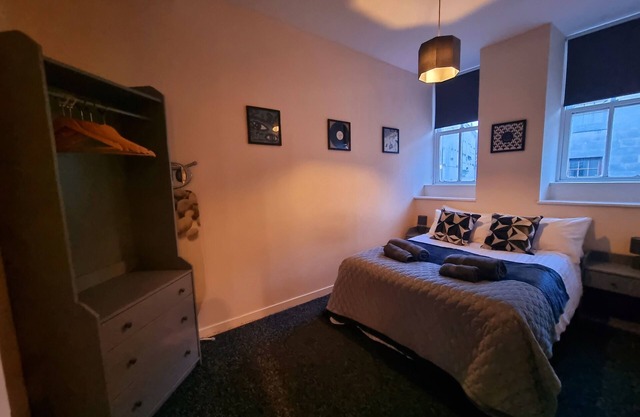 Nicky-Tams Bar & Apartments