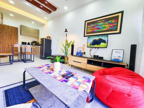 Nilai nearby KLIA, USIM - Infinity Pool, Residensi Lili, Taman Bucida Hijauan, Persiaran Perdana, 71800 Nilai