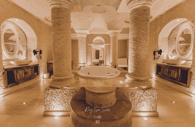 Nino Cave Suites