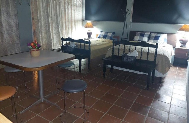 Nirvana 2, Habitación doble con todos sus servicios