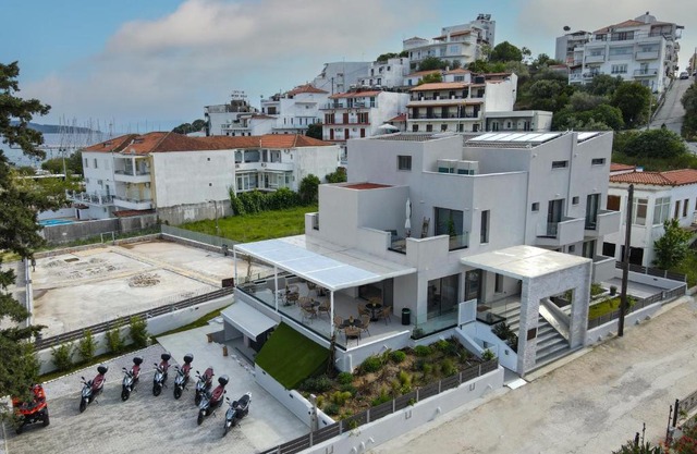 Niso Skiathos