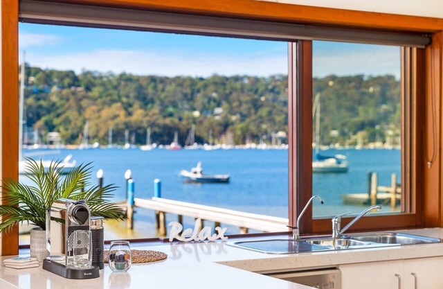 No.1 Scotland Island Retreat|Private Waterfront