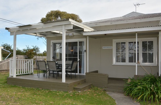 No.4 Calm Waters Waterfront Cottages @ Sussex Inlet