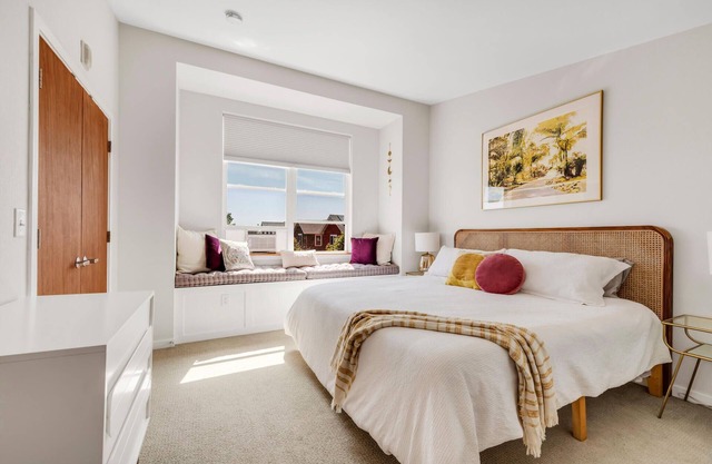 NoBo Townhome - Garden & Nearby Trails - Bright