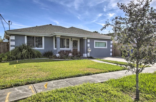 NOLA Home w/ Porch & Grill: 4 Mi to French Quarter