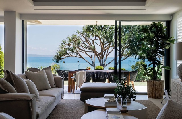 Noosa Court 4: Beachfront Bliss