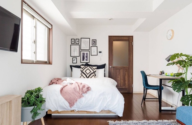 Nordic Inspired Simple Flat in AzabuTokyo Tower / Minato-ku Tokyo