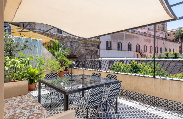 Normanni Apartment with Terrace by Wonderful Italy