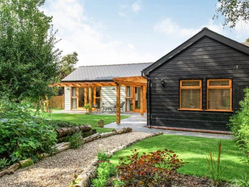 North Farm Lodges