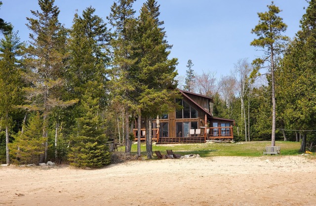 North Shore Retreat: Make a Splash with Beachfront Fun at North Shore Retreat