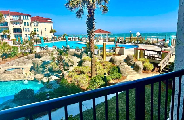 North Topsail Beach Villa Capriani Two Bedroom Oceanview Condo w/Linens