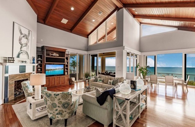 NoworNever - Breathtaking Views on Double Lot Beachfront Home