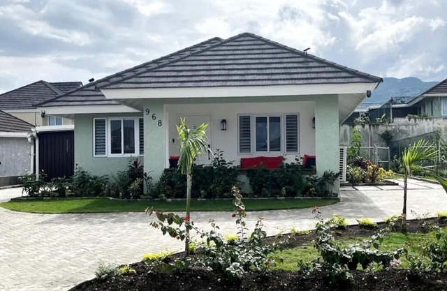 nThis luxurious spacious 3 bedrooms, 2 full bathrooms villa.