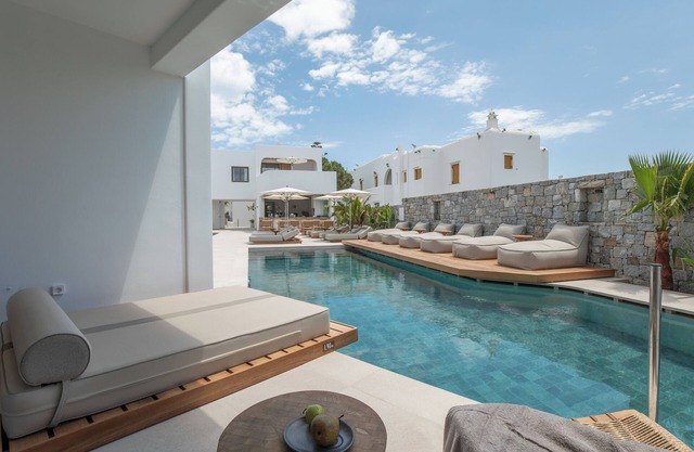 Nuca Mykonos