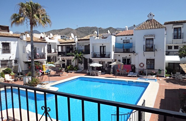 Nueva Nerja 81 Menyber