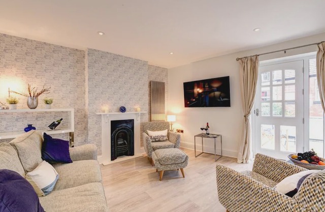 Number 19 - Two Bedroom House, Sleeps 4