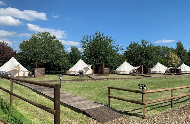 Oak Lodge Retreat - Glamping 5