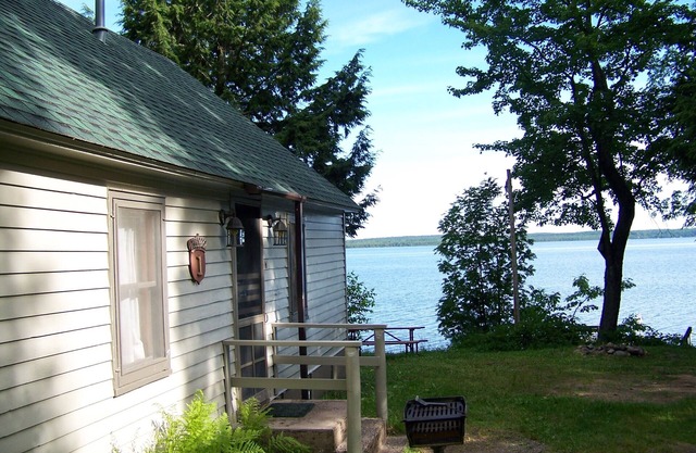 Oak Ridge Cottage on the Best Fishing Lake in the Northwoods