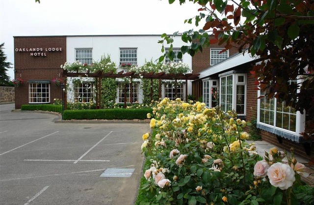 Oaklands Lodge Hotel