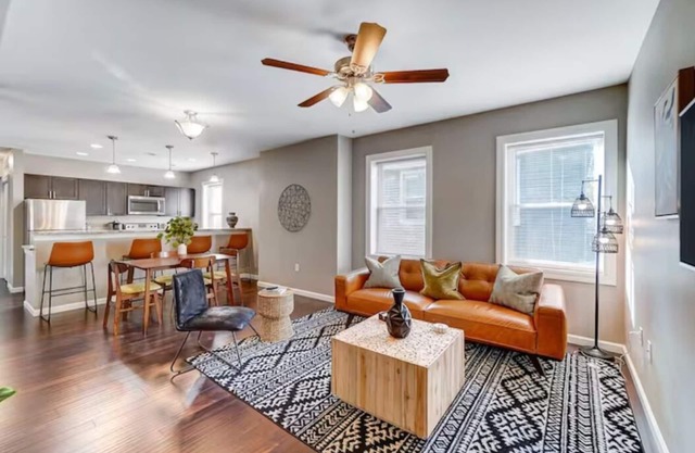 Oakley Square 2BR Condo-Walkable with Free Parking
