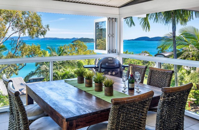 Oasis 4 - Hamilton Island