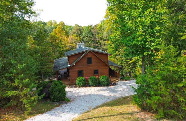 Oasis Glen Cabin | Private Pool | Hocking Hills