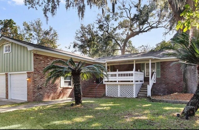 Oatland Island getaway w/ heated pool