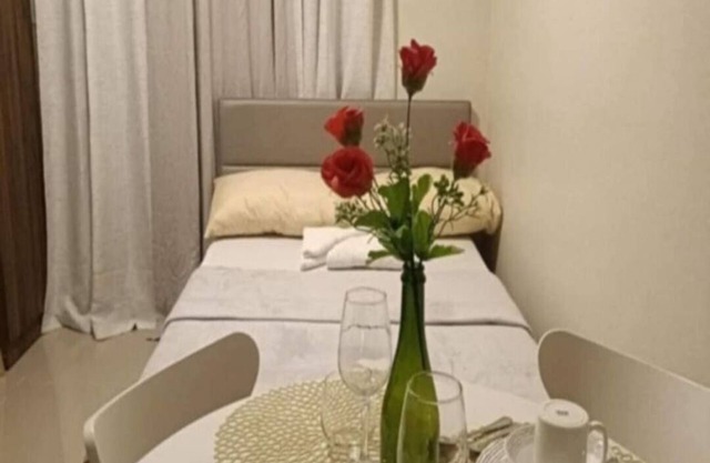 Ocean Breeze Condo in Lapu-Lapu - Private Room with Balcony