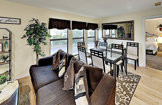 Ocean Bridge B14 2BR 2BA 2nd Row Condo near popular Shore Drive - Winter Rental Friendly