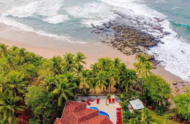 Ocean Front Palacio Tropical