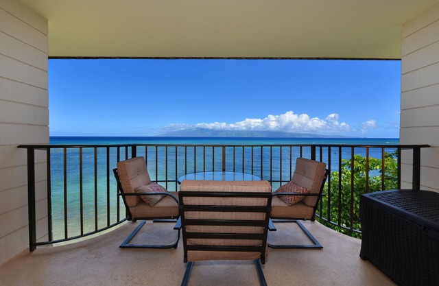 Ocean front & corner unit at Kahana Reef #422! Quam Properties Hawaii