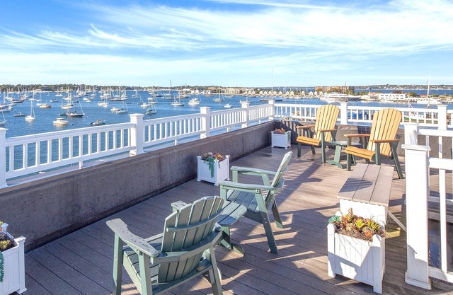 Ocean Front View! Wyndham Inn on Long Wharf Resort