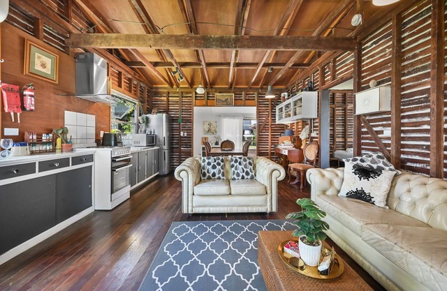 Ocean Haze - Prime Beachfront Getaway!