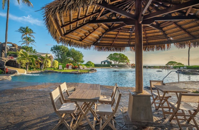 OCEAN/POOL VIEWS w/WALKOUT access from PRIVATE LANAI, 2 QUEEN BEDS - KBR 3126