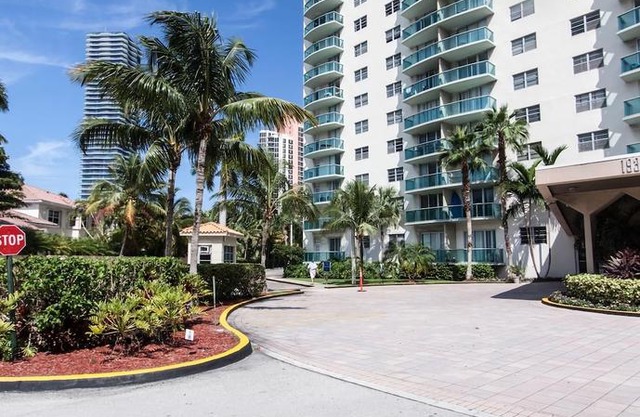 Ocean Reserve Piso 7