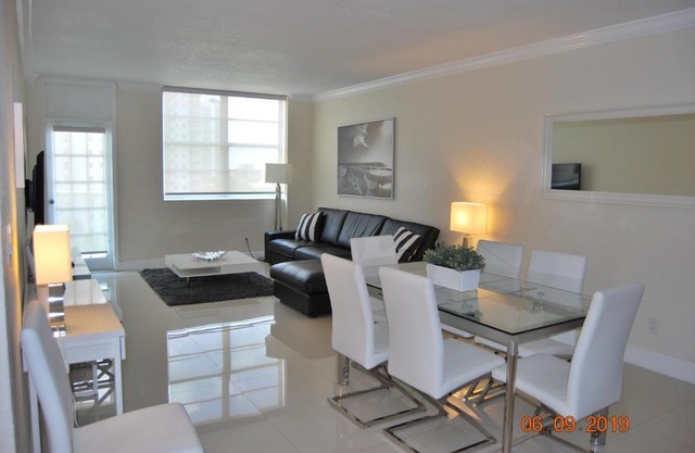 Ocean Reserve Piso 7 STR-310