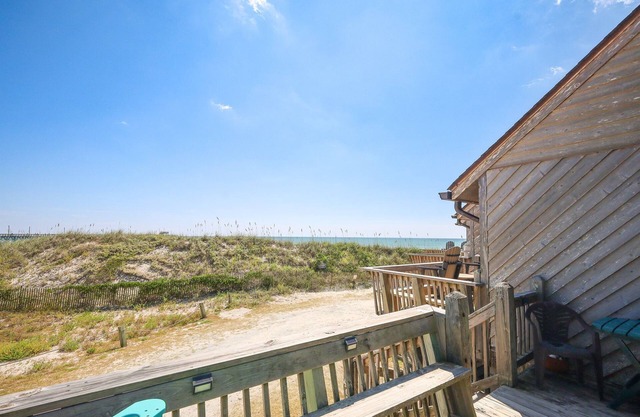 Ocean/Sound Views, Beach Access—Villa On The Blue